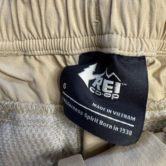 REI Women’s Nylon Tan Khaki Convertible Shorts, No Bottoms, Size 6 - Picture 2 of 5